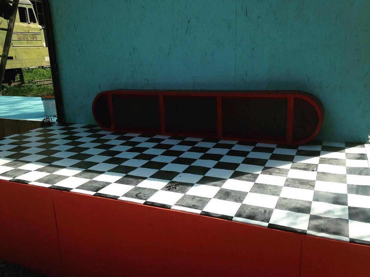 4GB — 3