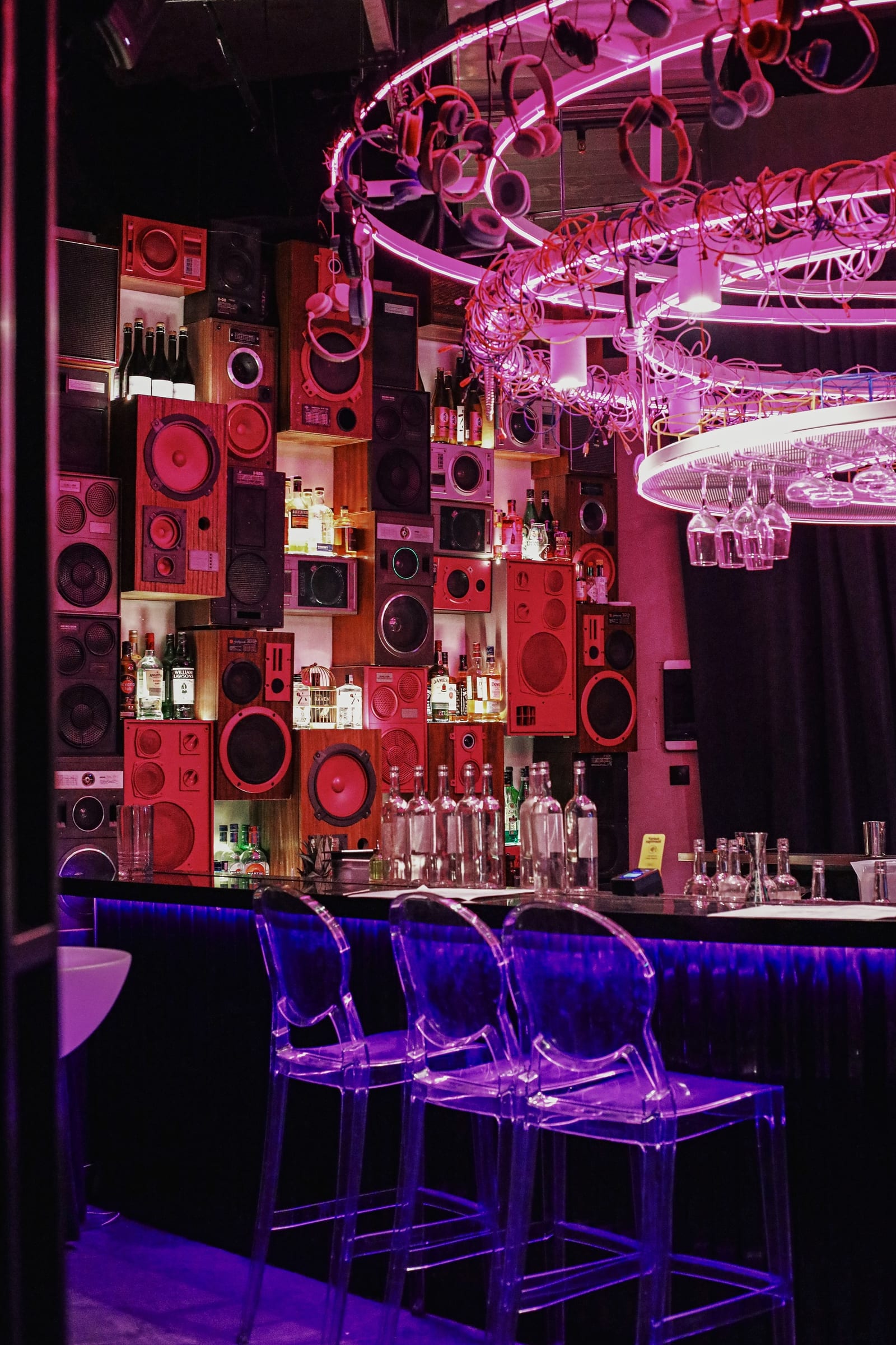 SINGAPORE SLING BAR — 4