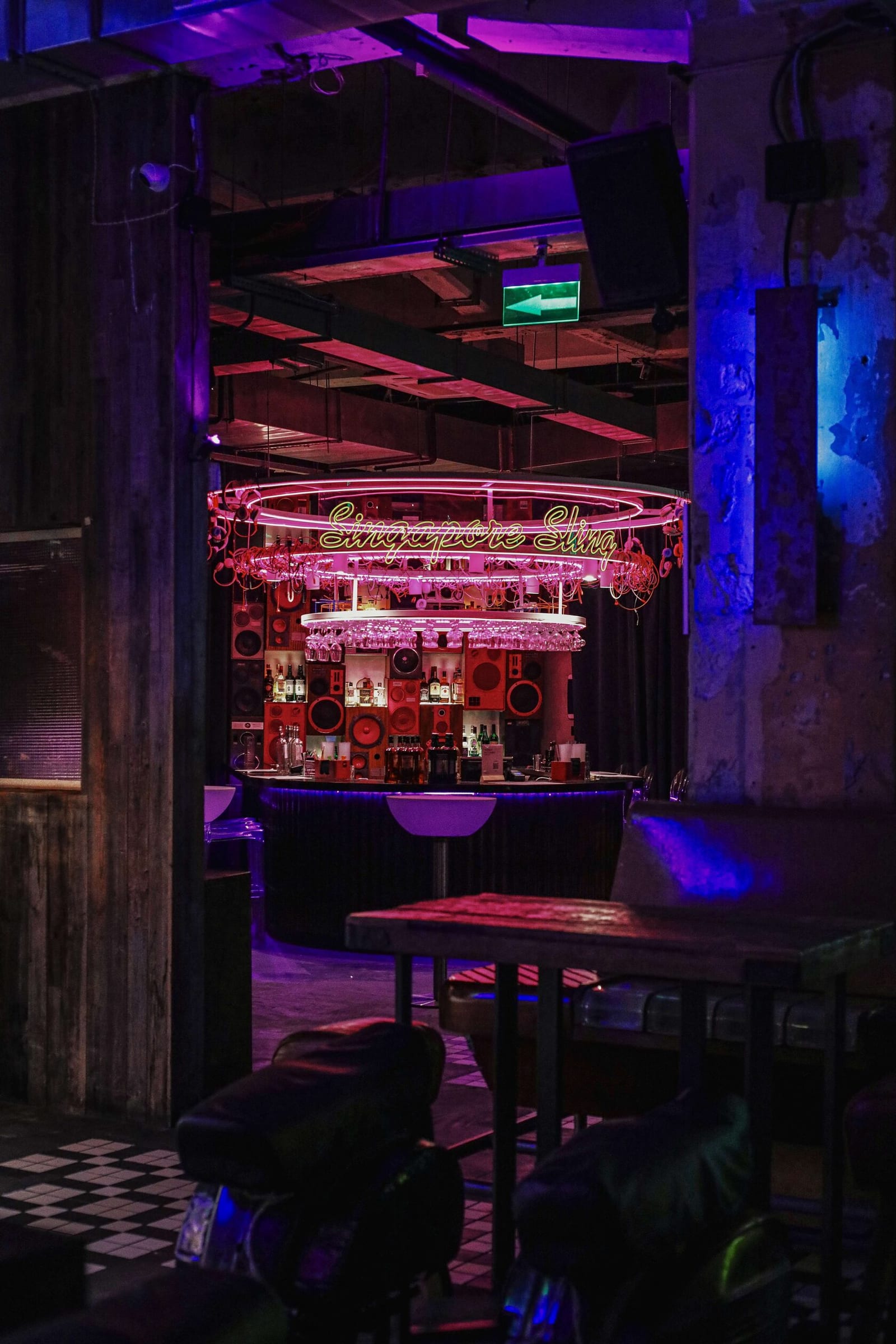 SINGAPORE SLING BAR — 5